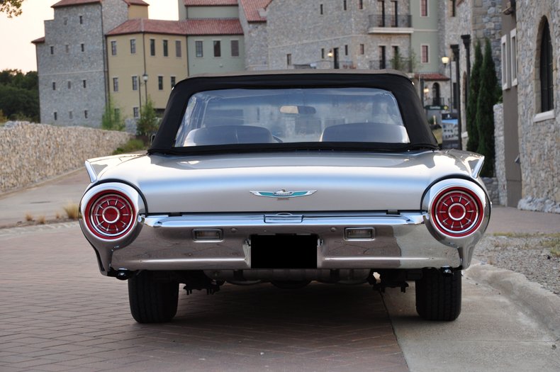 1963 Ford Thunderbird 6