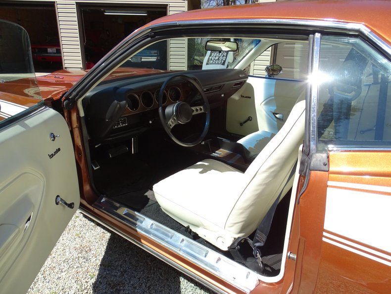 1974 Plymouth Cuda 27