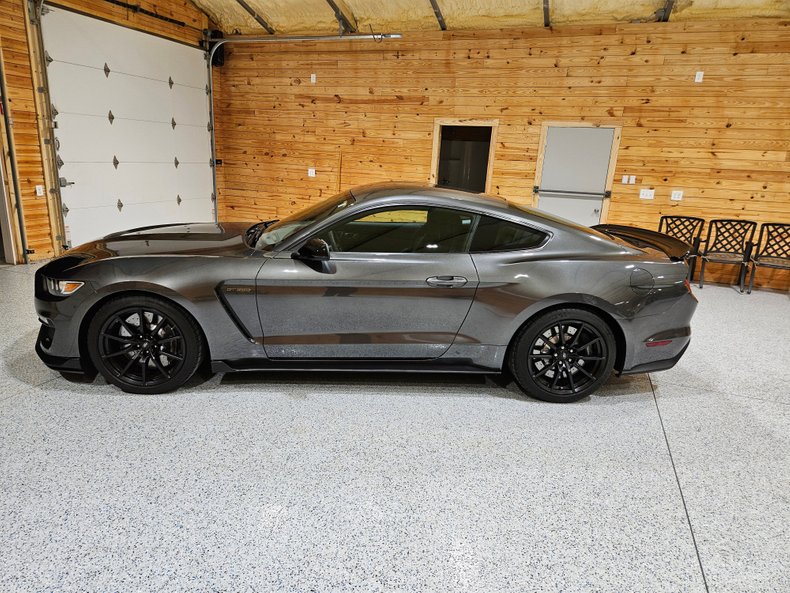 2016 Ford Mustang 2
