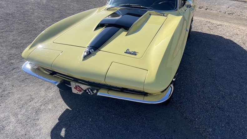 1966 Chevrolet Corvette 4