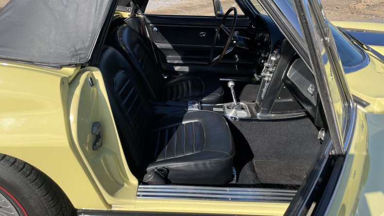 1966 Chevrolet Corvette 21