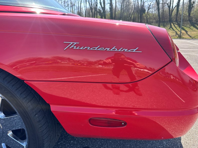 2002 Ford Thunderbird 9