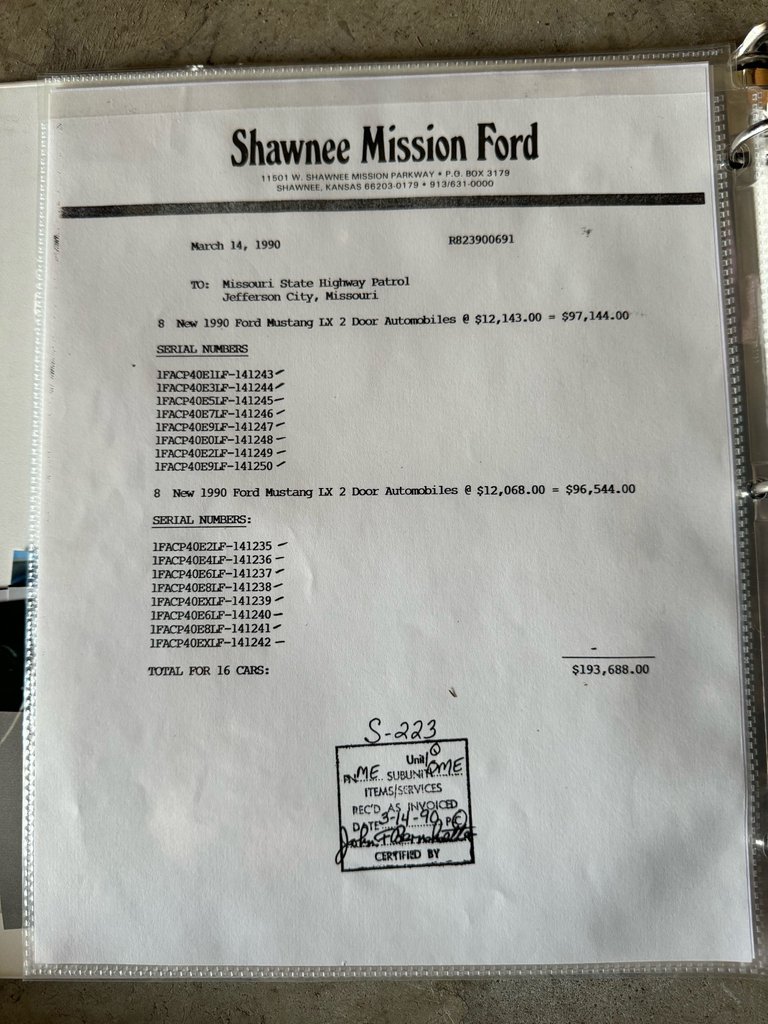 1990 Ford Mustang 26