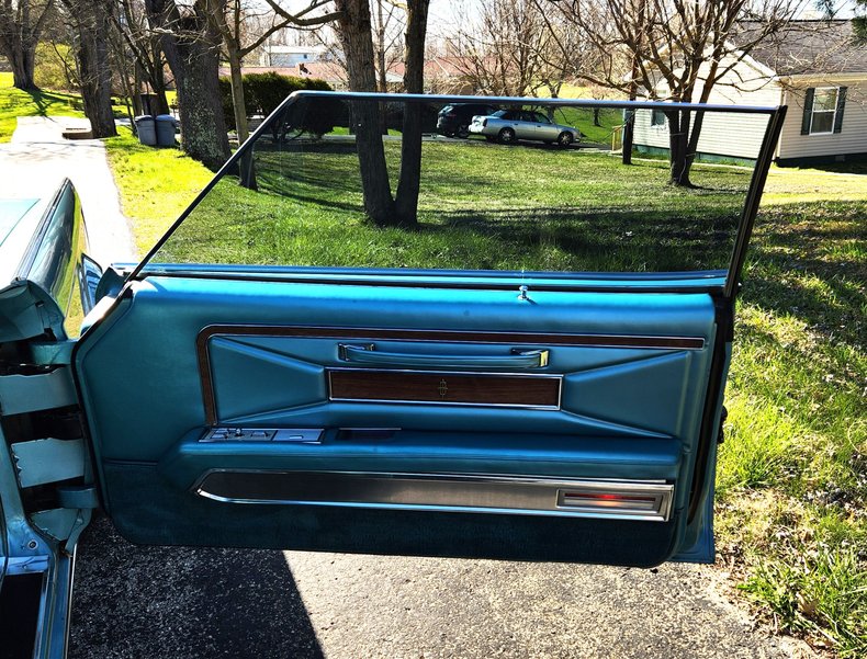 1970 Lincoln Continental 10