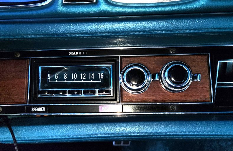 1970 Lincoln Continental 13