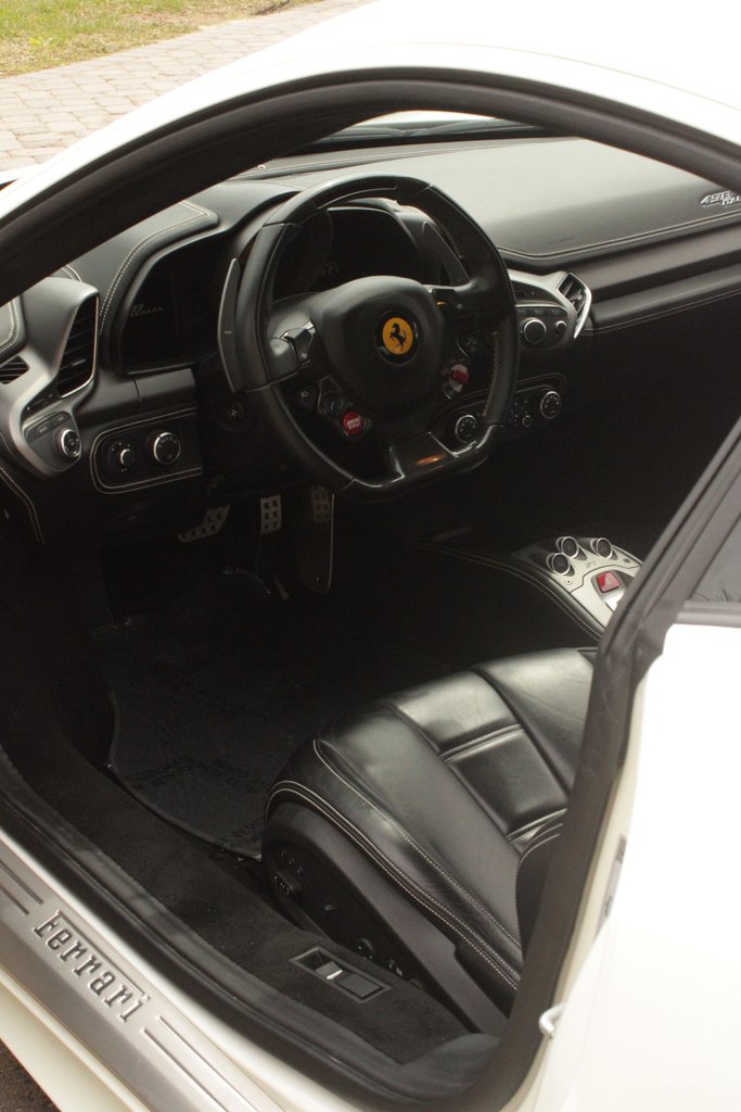 2015 Ferrari 458 13