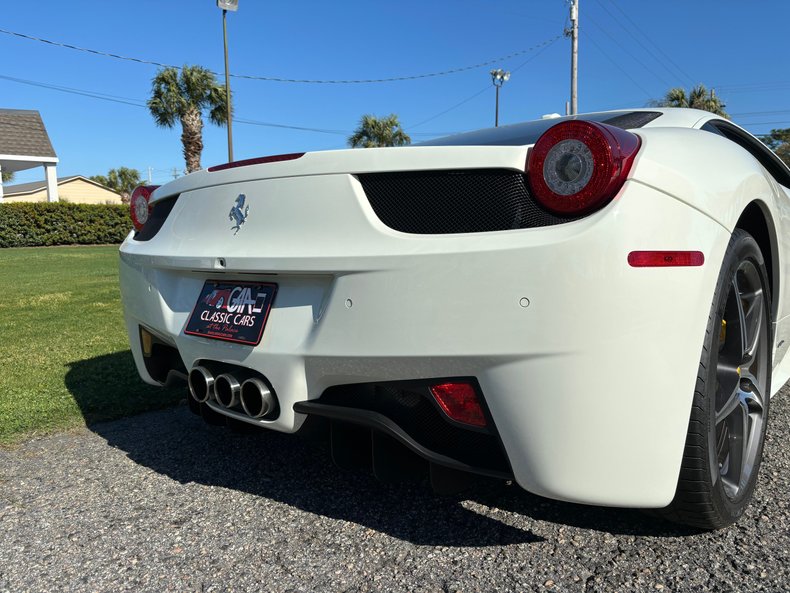 2015 Ferrari 458 36