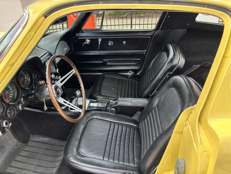 1967 Chevrolet Corvette 14