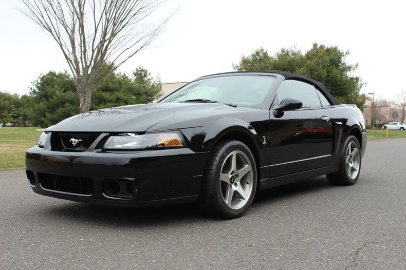 2003 Ford Mustang 1
