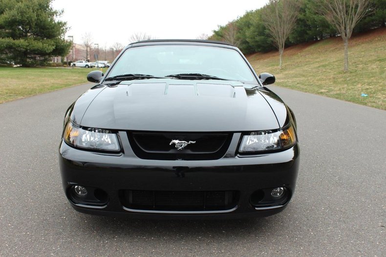 2003 Ford Mustang 8