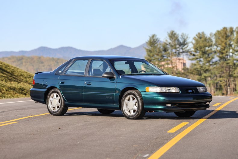 1995 Ford Taurus 3