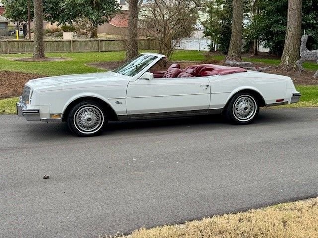 thumbnail interactive-video image 1 of 1982-1985 Buick Riviera Convertible Owner / Repair Manual – New Old Stock 1 of 4