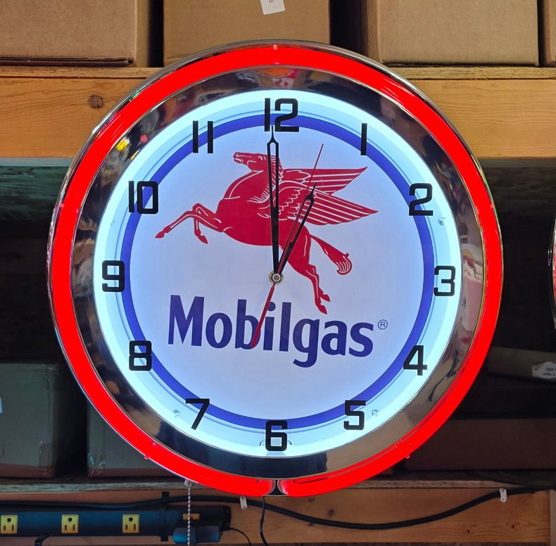 Mobilgas Neon Clock | GAA Classic Cars