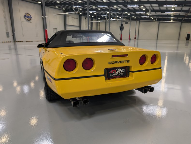 1986 chevrolet corvette pace car