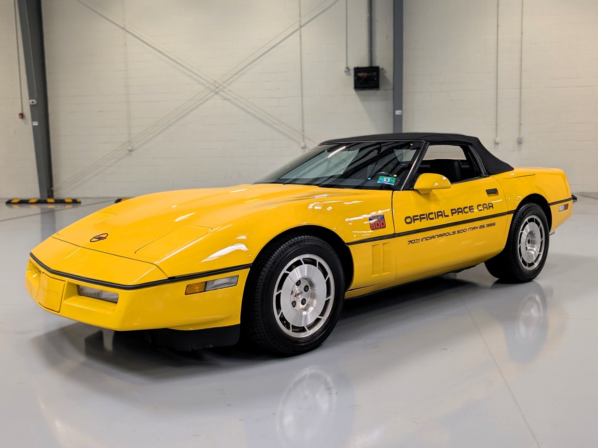 1986 chevrolet corvette pace car