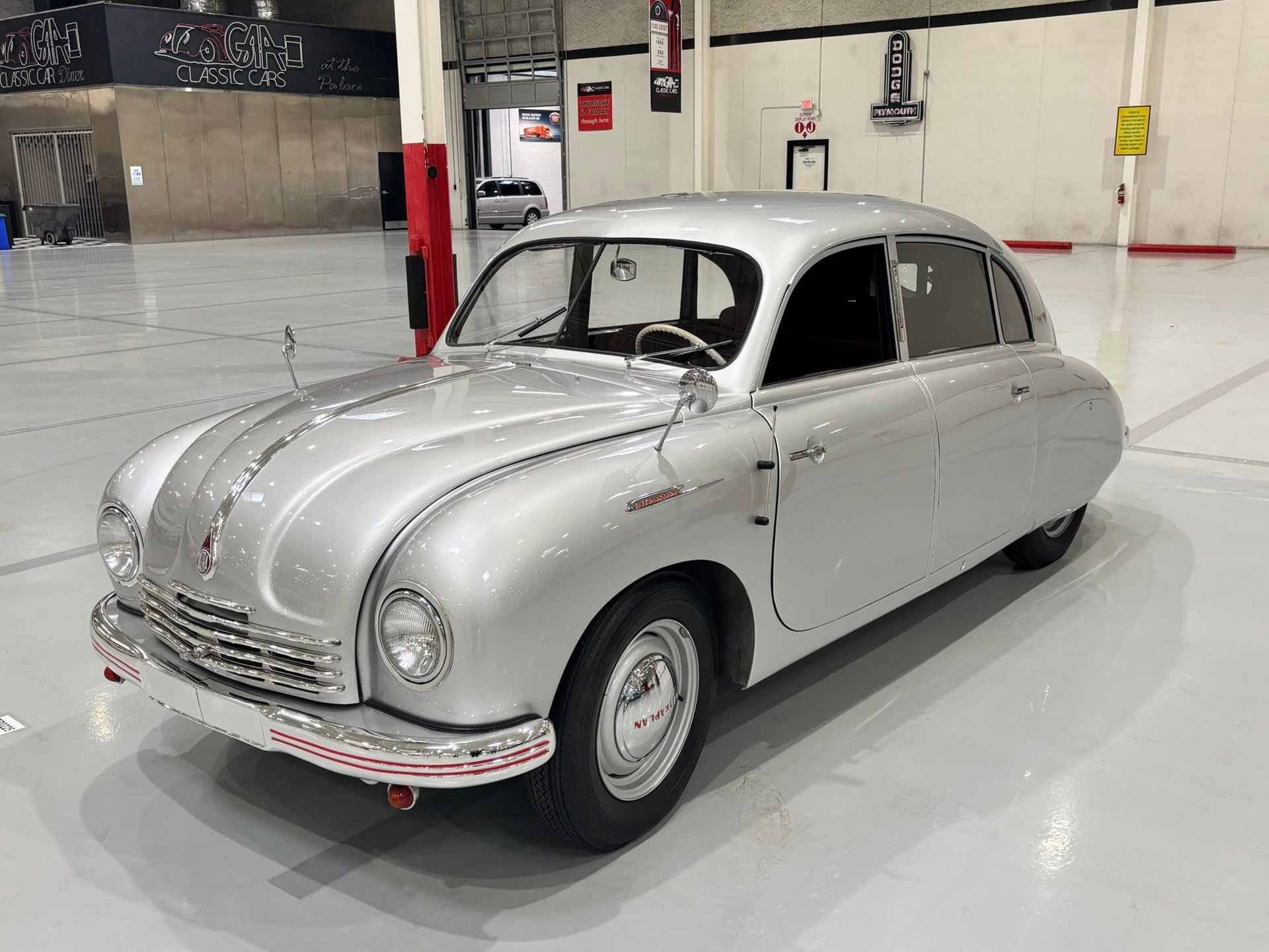 1949 tatra 600 tatraplan