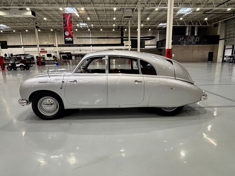1949 tatra 600 tatraplan