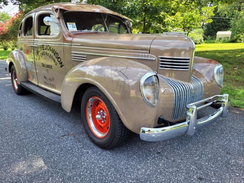 1939 Chrysler Royal Street Rod 