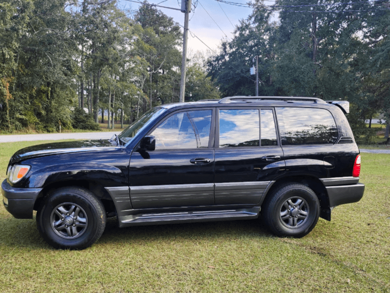 2002 Lexus LX470 