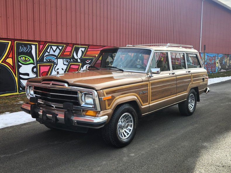 1988 Jeep Grand Wagoneer 