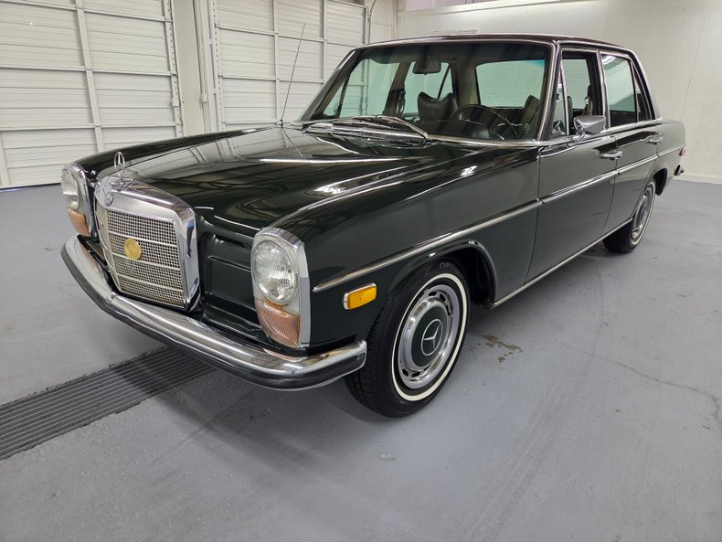 1971 Mercedes-Benz 220 