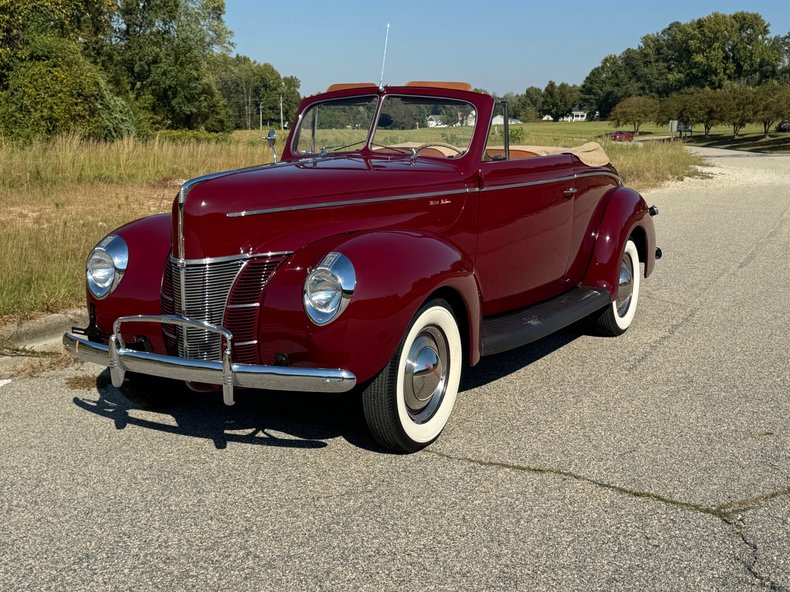 1940 Ford Deluxe 