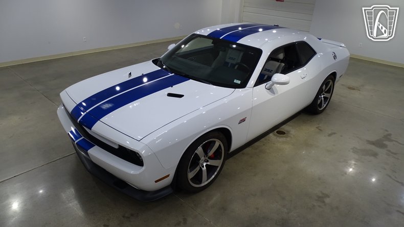 2011 Dodge Challenger 2