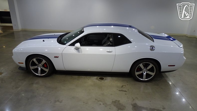 2011 Dodge Challenger 5