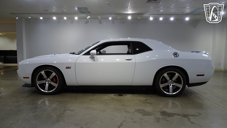 2011 Dodge Challenger 6