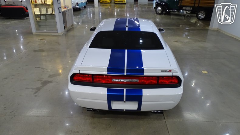 2011 Dodge Challenger 11