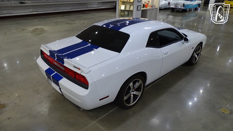 2011 Dodge Challenger 14