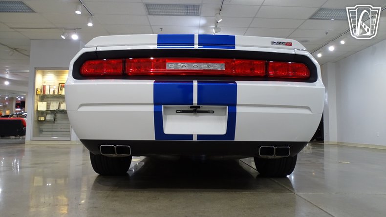 2011 Dodge Challenger 13