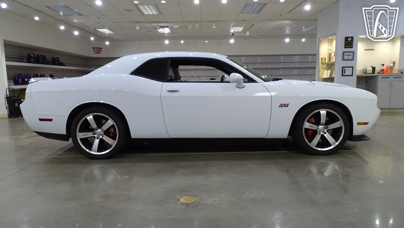 2011 Dodge Challenger 18