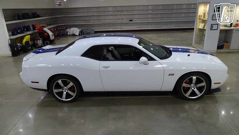 2011 Dodge Challenger 17