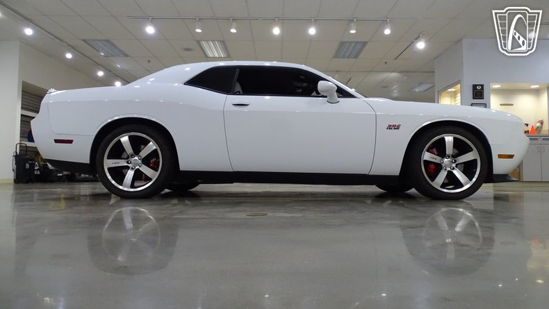 2011 Dodge Challenger 19