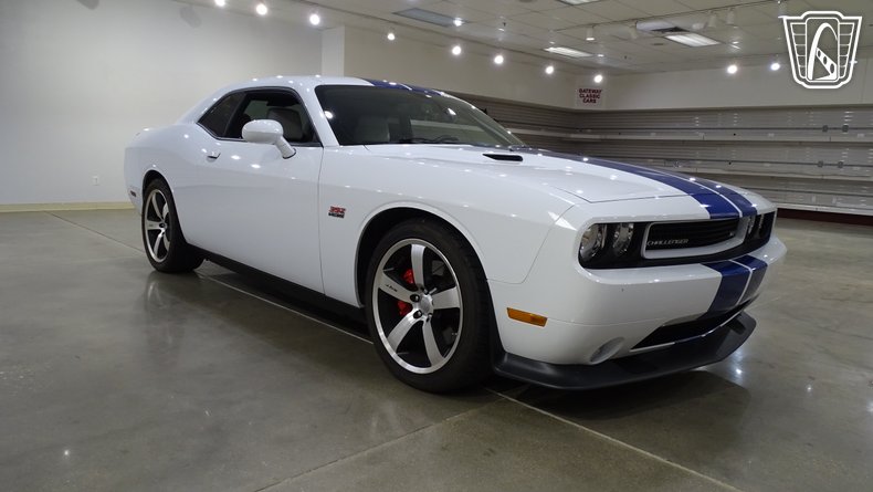 2011 Dodge Challenger 21