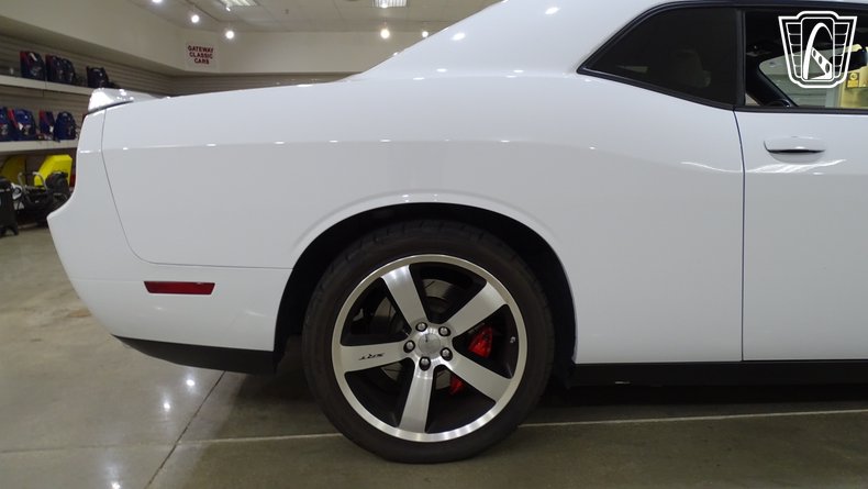 2011 Dodge Challenger 32