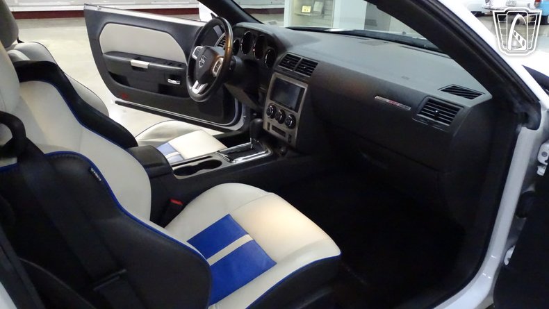 2011 Dodge Challenger 108