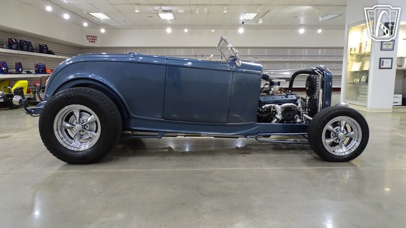 1932 Ford Roadster 18