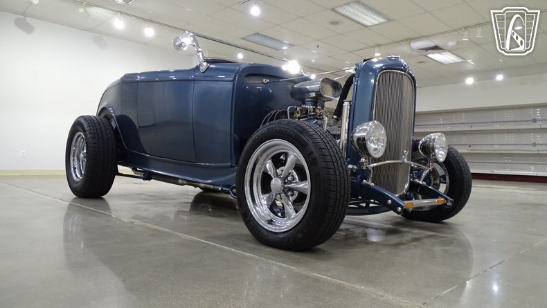 1932 Ford Roadster 22