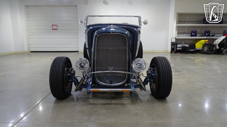 1932 Ford Roadster 24