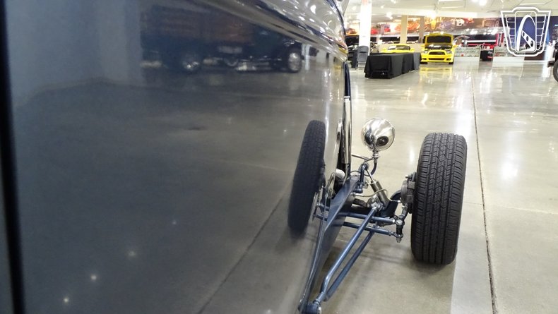 1932 Ford Roadster 38
