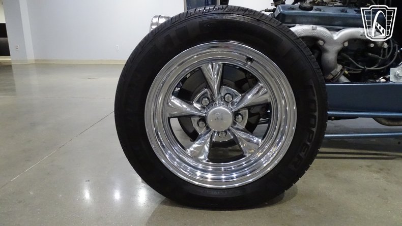 1932 Ford Roadster 41