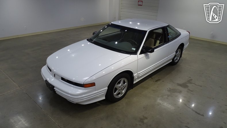 1997 Oldsmobile Cutlass Supreme 2