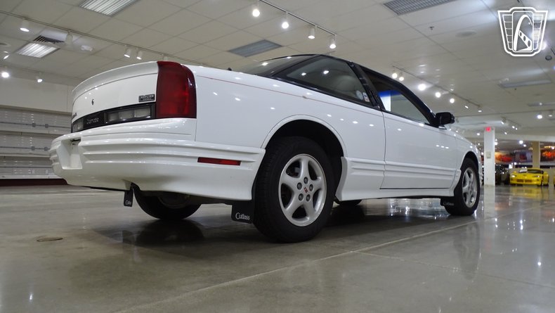 1997 Oldsmobile Cutlass Supreme 16