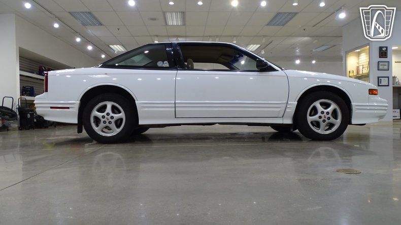 1997 Oldsmobile Cutlass Supreme 19