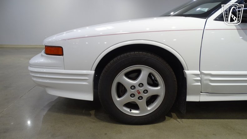 1997 Oldsmobile Cutlass Supreme 29