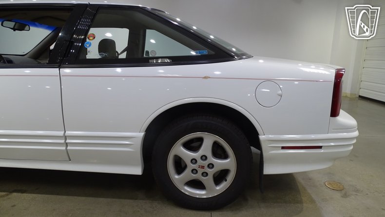 1997 Oldsmobile Cutlass Supreme 31
