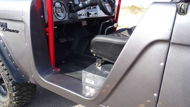 1976 Ford Bronco 37