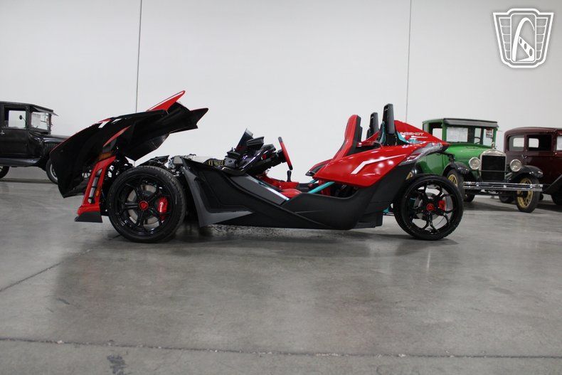 2025 Polaris Slingshot 77